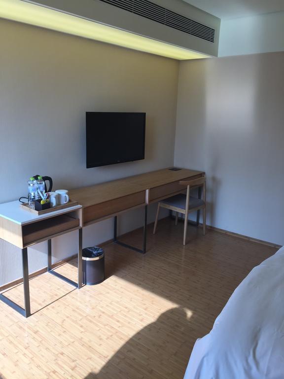 Ji Hotel Jinan Quancheng Square Стая снимка