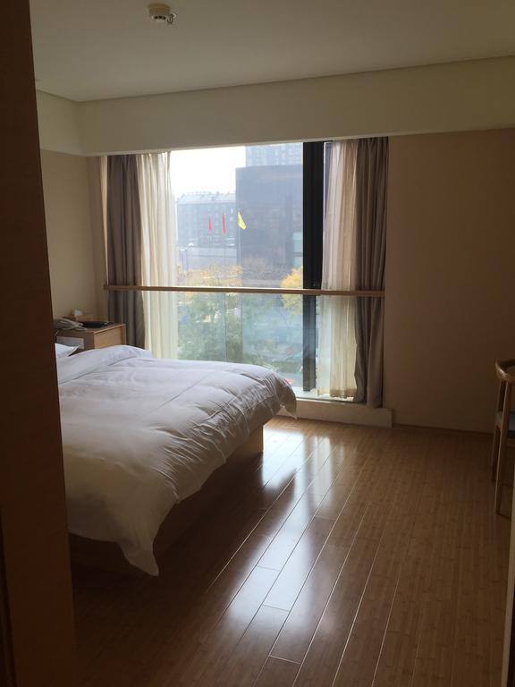 Ji Hotel Jinan Quancheng Square Екстериор снимка