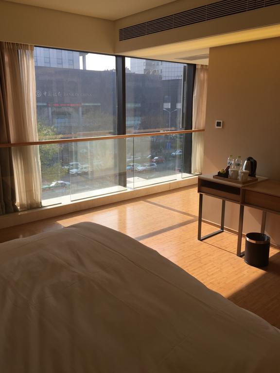 Ji Hotel Jinan Quancheng Square Стая снимка